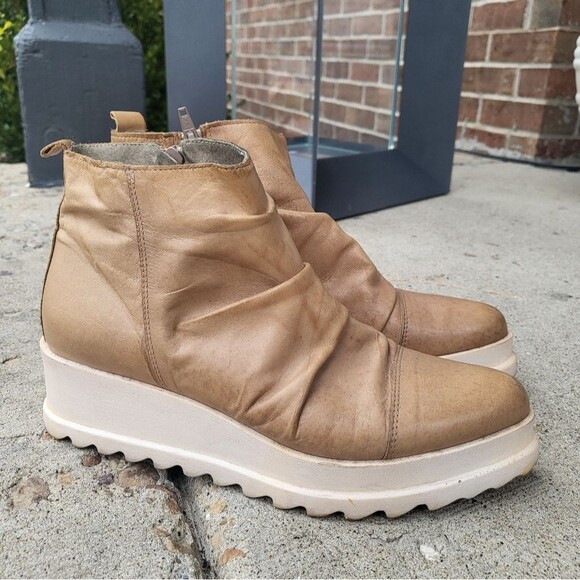 Piampiani Italian Leather Platform Wedge Boots Size 37 US 7 - Picture 1 of 9